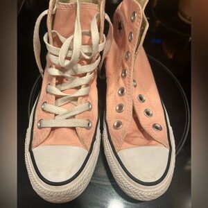 Converse Chucks hi-top size 5.5 women in storm pink